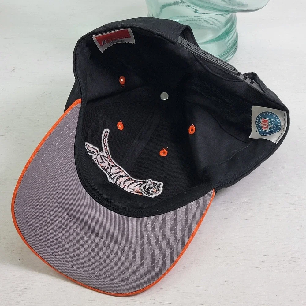 Vintage 90's Cincinnati Bengals Two‎ Tone Hat Raised Leaping Tiger Twins Kids OS